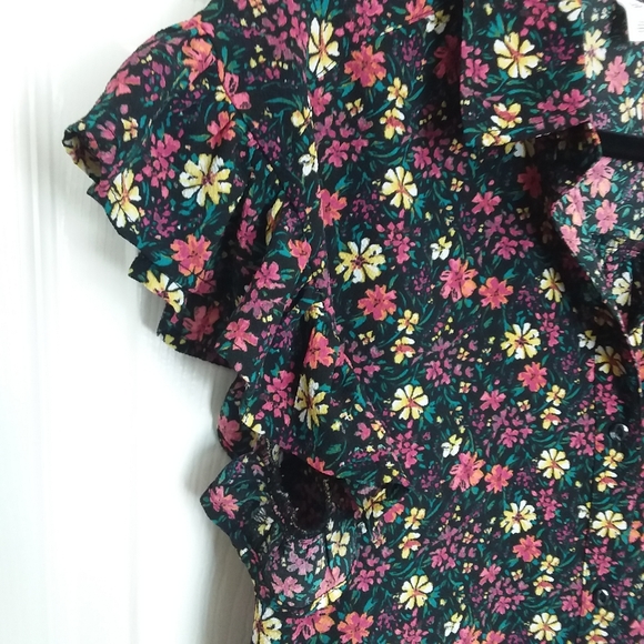 BP Ladies Top - Picture 4 of 7